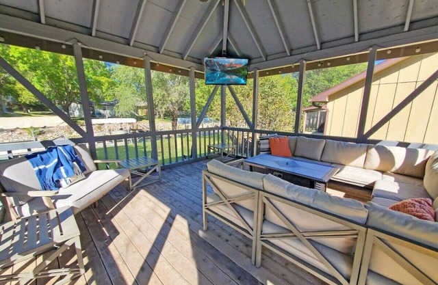 The Canal Cottages off West Lake Okoboji