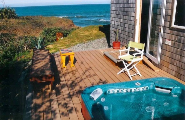 *The Casa Del Sol – Oceanfront Spanish Style Villa * Hot Tub * Amazing Views