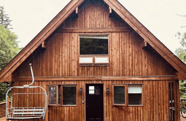 The Cedar Chalet @ 59 Westridge