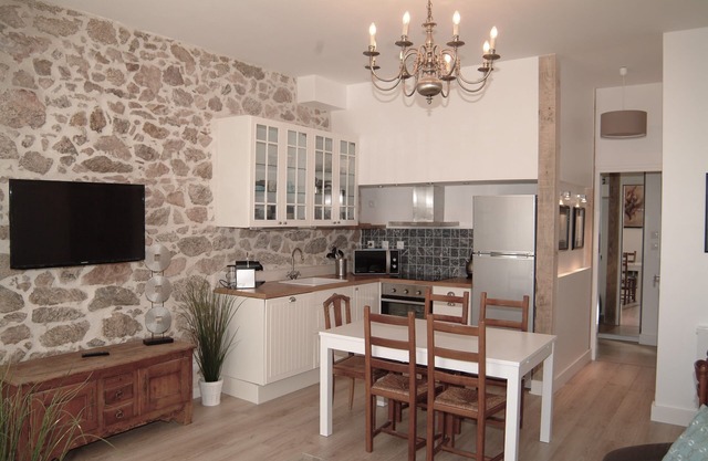 The charm of the Provencal village in the heart of Cannes, next to the beaches and the Palace