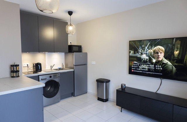 The charming studio in a residence with parking.