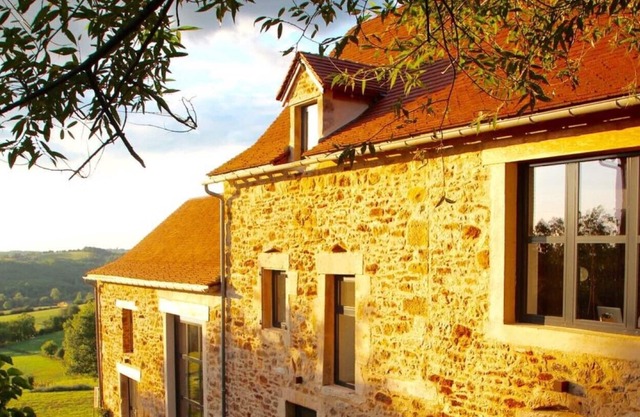 THE CHARMING HOUSE AND ITS 2 PIGEONNIERS