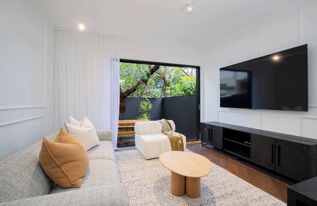 The Cloudscape Cosy Modern and Chic Designer Pad