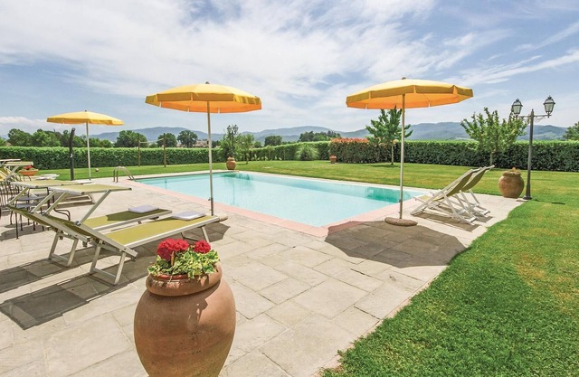 The conversion of a former hayloft resulted in this well-kept, panoramic vacation home, located abou