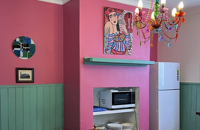The Cool House, South Fremantle, walk to the beach