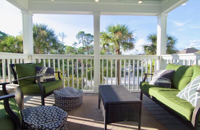The Coral Reef, Lost Key Golf & Beach Club
