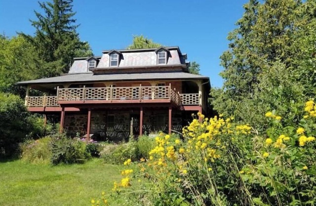 The Cornu Farmhouse Waterfront