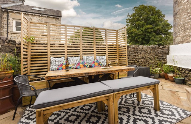 The Coronation Family Cottage - Hot Tub