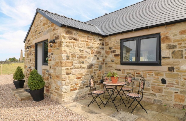 THE COTTAGE, with open fire in Chesterfield