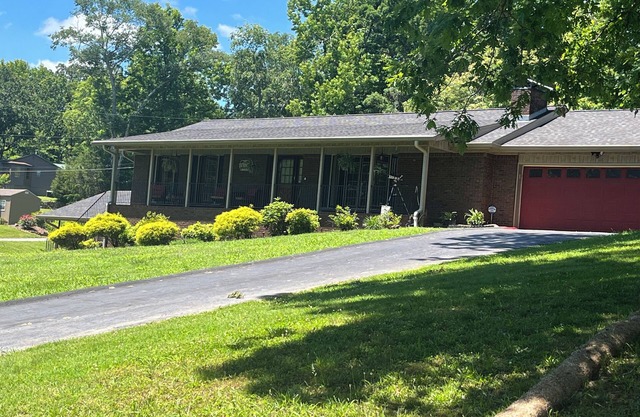 The Downer HousenJust minutes to Ruby falls and Historic Rock City