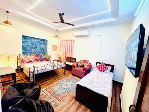 The Family Courtyard Suites - A Boutique Guest House Villa