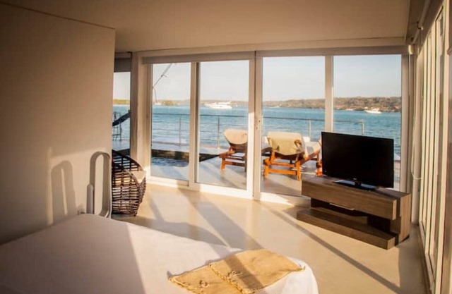 The Floating Seahorse