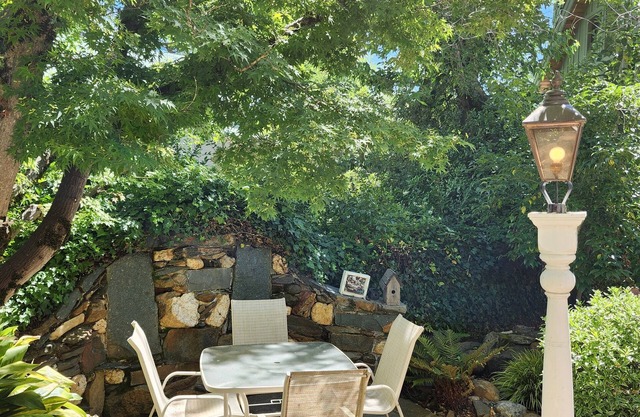 The Foxie Estate - Sleeps 14, On Main Street!