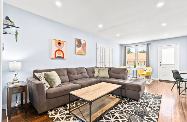 The Game Zone: Waterfront|Huge Game Room|King Beds