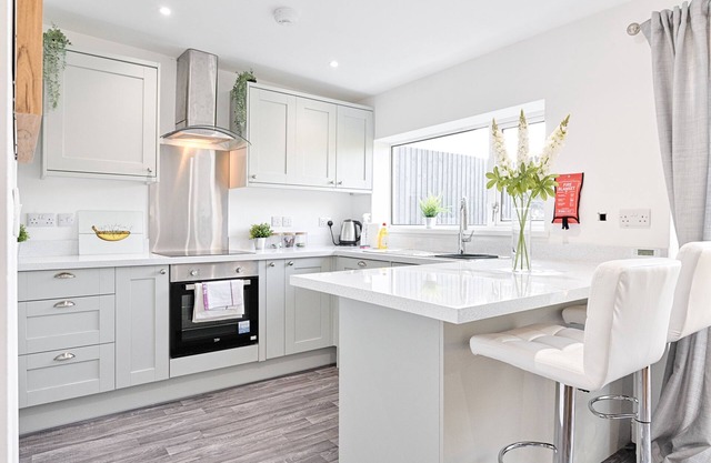 The Glenroy - TV in Every Bedroom!