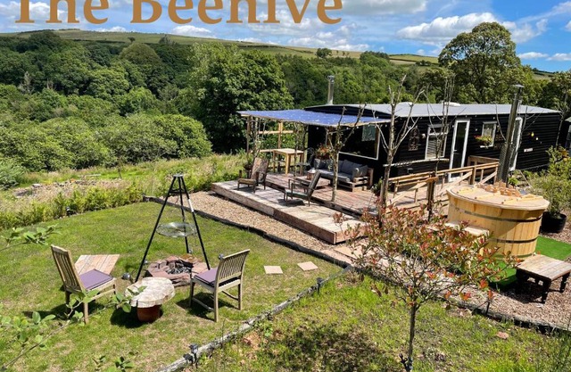 The Good Life Wales with Hot tubs