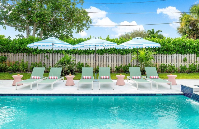 The Goodtime House - Heated Pool+Hot Tub Sleeps 10