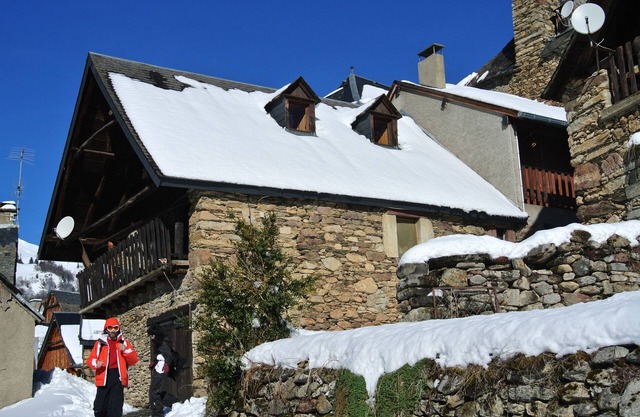 The Grangerie; Family Chalet In The Station De Ski De Bourg D'oueil.