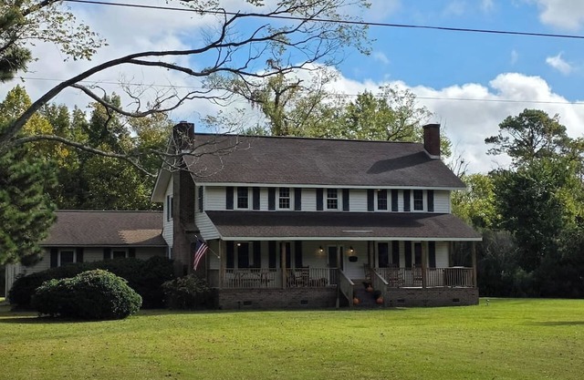 The Green Duck Lodge at Fort Landing in Alligator