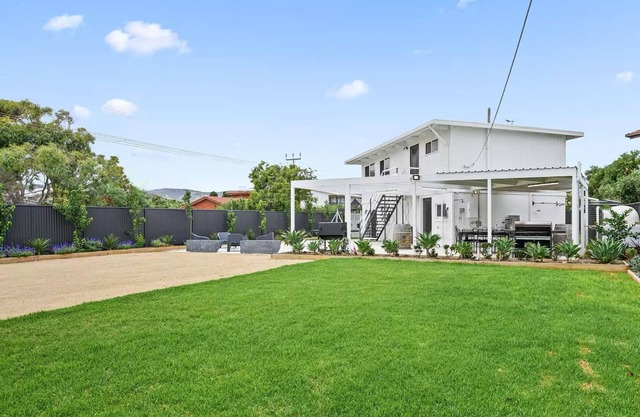 The HardyOne ~ Aldinga Beach - Stunning Abode in Serene Silver Sands