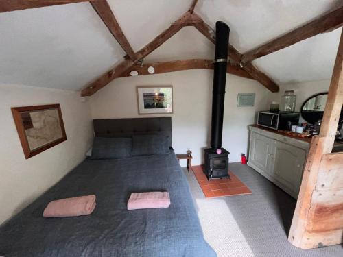 The Hay Loft - private bathroom in separate building 10 metres away