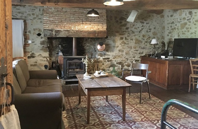 The Hemp House, charm and Nature....