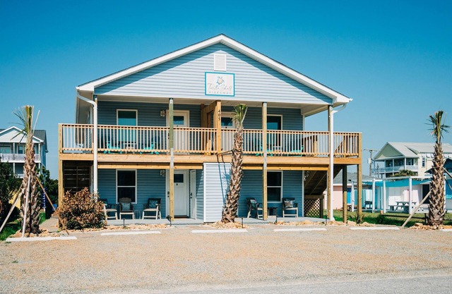 The Hideaway A- Beach - Dog Friendly - Playset - Bikes - Fenced in Yard