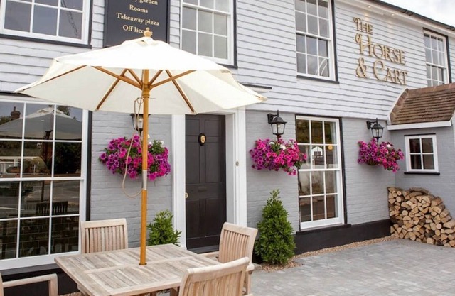 The Horse & Cart Inn