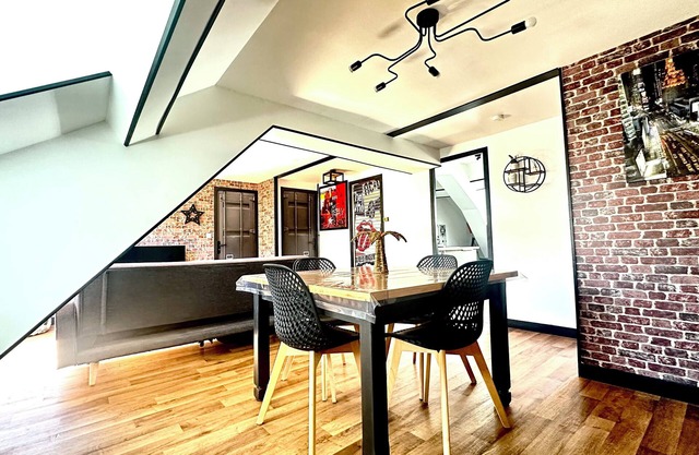 The industrial apartment on the banks of the Loire