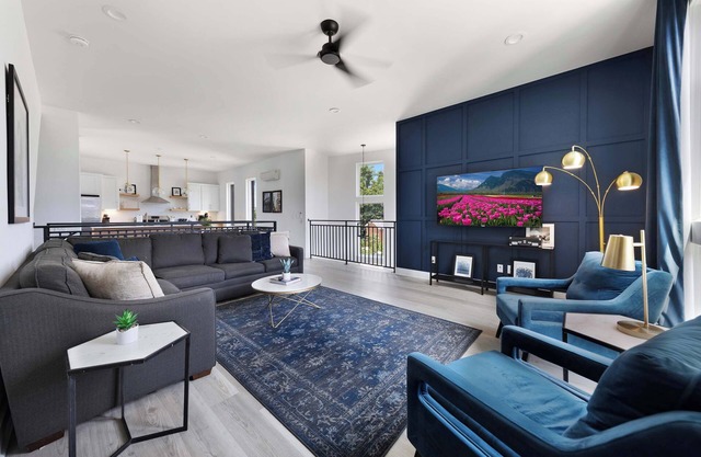 The Iris - Walk to Dining & Nightlife, Rooftop!