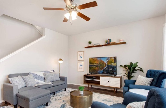 The Ivory - 1 mi to Razorback Greenway