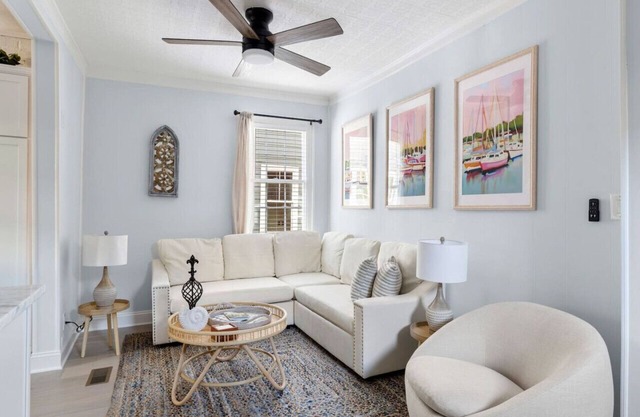 The Jasmine Retreat - Newly Renovated - Downtown!
