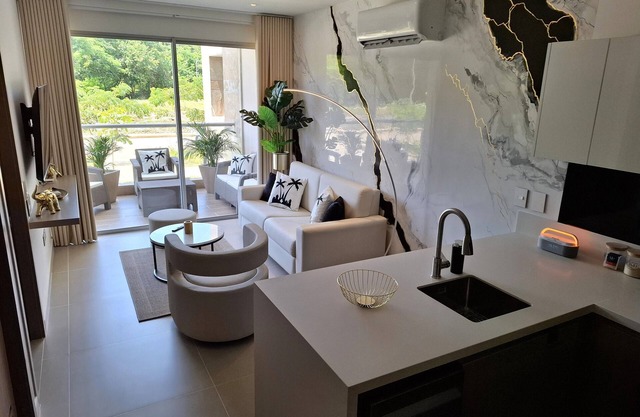 The jewel of Cartagena: Discover the magic of Colombia's largest lagoon!