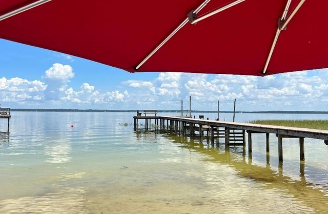 The Lake Weir Getaway