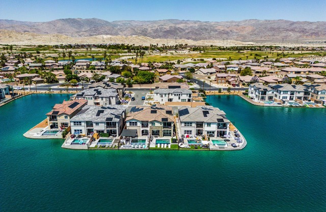 The Lakeshore Retreatn