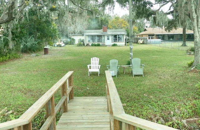 The Lakeside River House