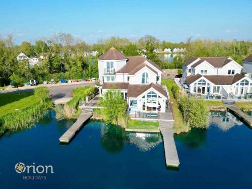 The Landings 18, Waters Reach - P
