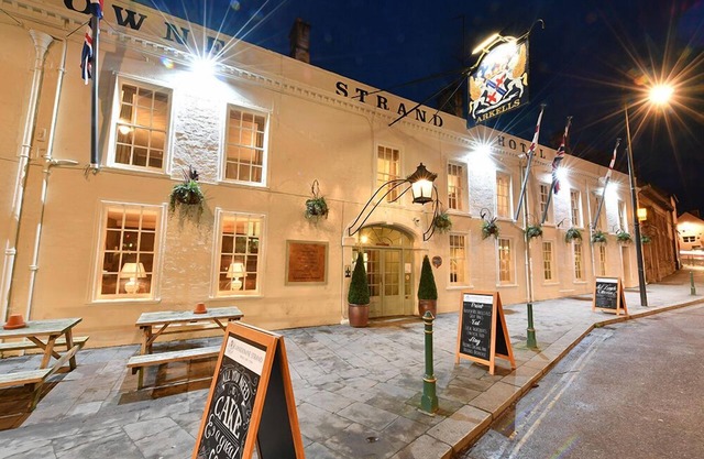 The Lansdowne Hotel