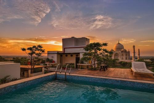 The Lighthouse Resort With Swimming Pool- Best Selling Resort In Agra Near Taj Mahal