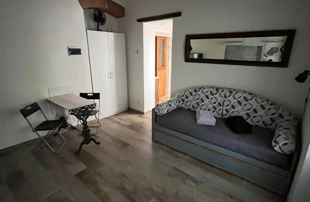 "The little room " is a small accommodation, with a separate entrance on the floor.