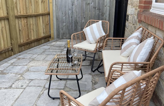 The Lodge Hideaway - Studio Style, Simple Luxury