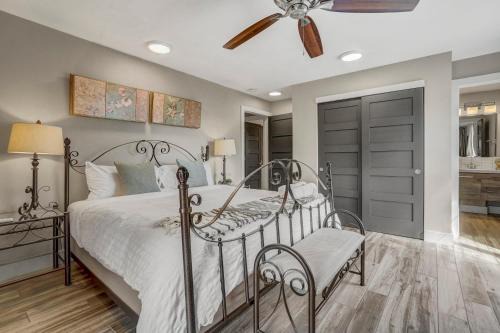 The Loft ~ Smart TV ~ FirePit ~ Self Check-In