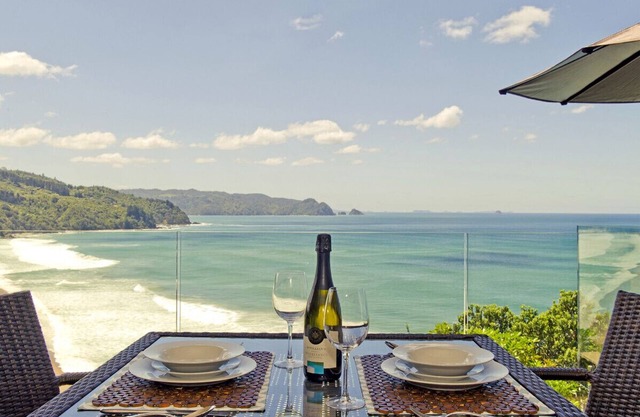 The Lookout - Tairua Holiday Home