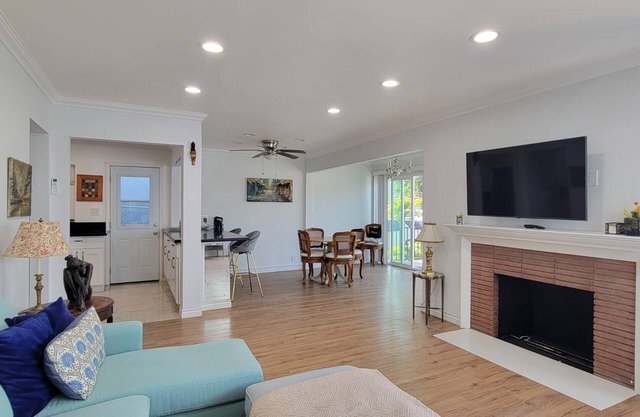 The Lotus House – Bright 3BR Oasis w/Balcony, Garden & Parking