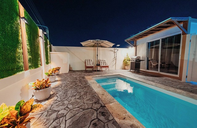 “The Love Corner”nCozy studio with fenced private pool