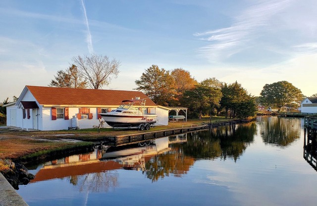 The Lucky Hook, Hyde Co, Waterfront, Pet & Family Friendly w/kayaks, Fireplace