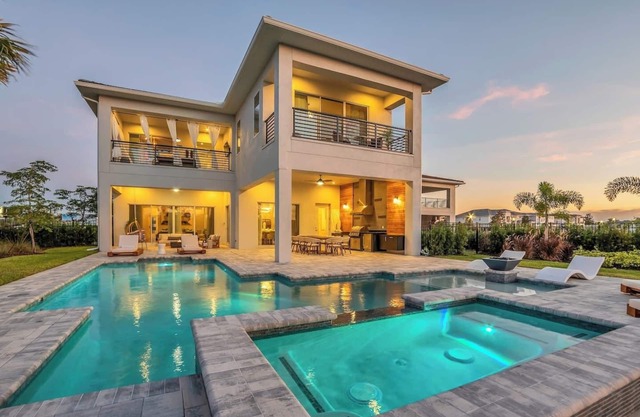 The Luxurious Bear's Den Estate-TB009