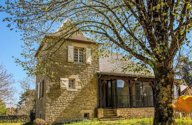 The Medieval 10 minutes walk from the beaches of the Dordogne