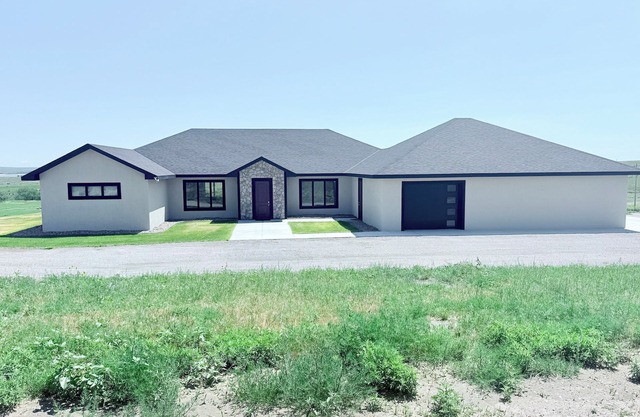 The MERCY HOUSE-Lovely 5-bedroom house on Lake McConaughy & Bayside Golf Course