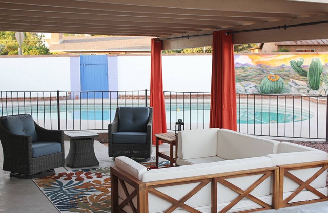 The Miramonte - Walking Distance to UofA - Well Appointed & Spacious with Pool